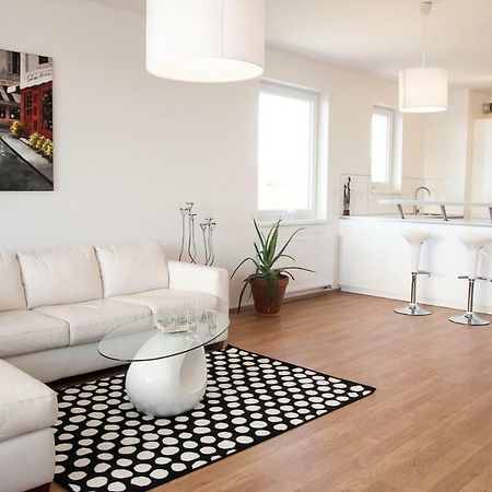 Prostorny 3 Pokojovy Apartman S Dvema Terasami Prague Ngoại thất bức ảnh