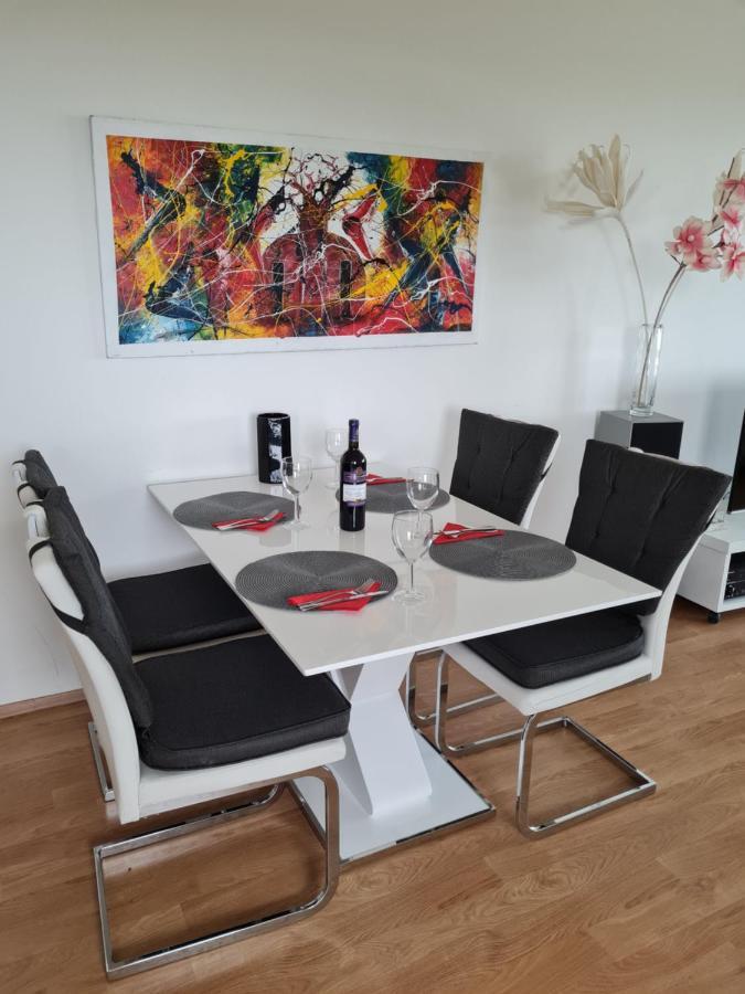 Prostorny 3 Pokojovy Apartman S Dvema Terasami Prague Ngoại thất bức ảnh