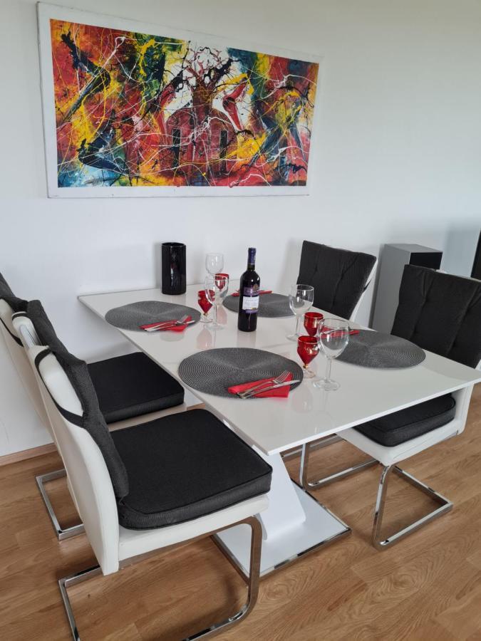 Prostorny 3 Pokojovy Apartman S Dvema Terasami Prague Ngoại thất bức ảnh