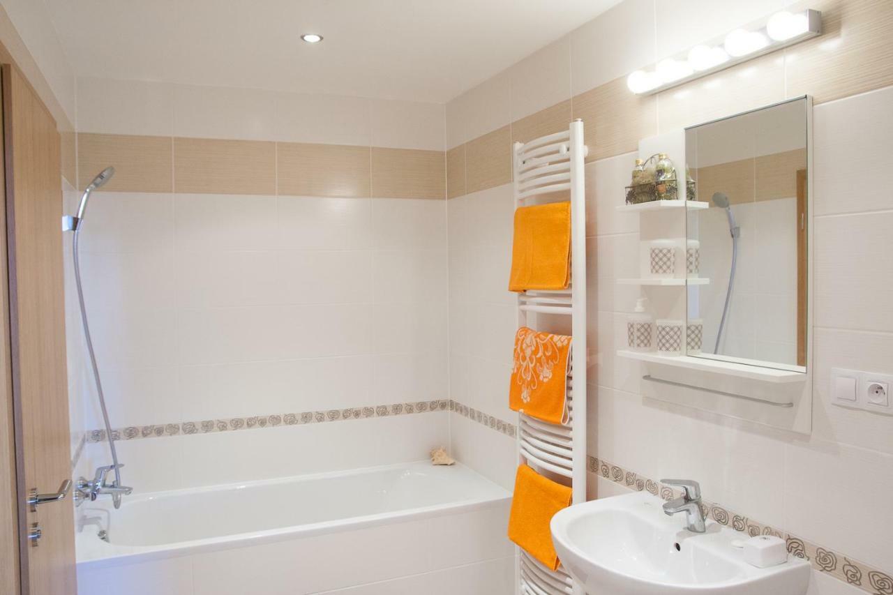 Prostorny 3 Pokojovy Apartman S Dvema Terasami Prague Ngoại thất bức ảnh