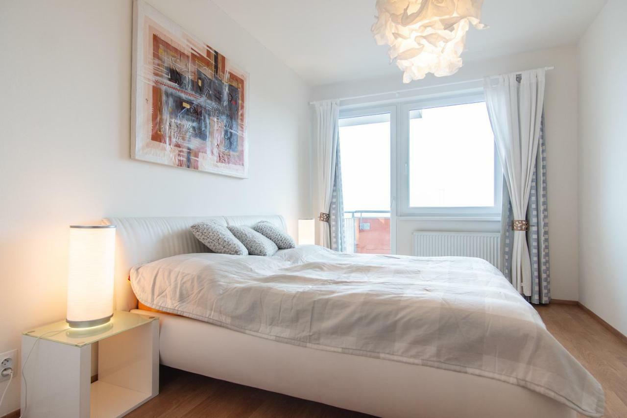 Prostorny 3 Pokojovy Apartman S Dvema Terasami Prague Ngoại thất bức ảnh