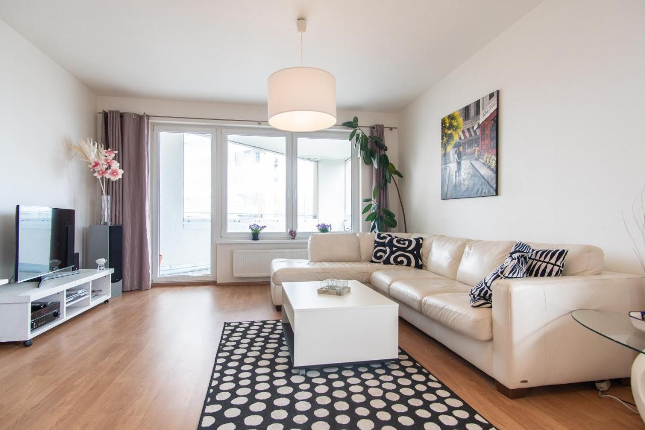 Prostorny 3 Pokojovy Apartman S Dvema Terasami Prague Ngoại thất bức ảnh